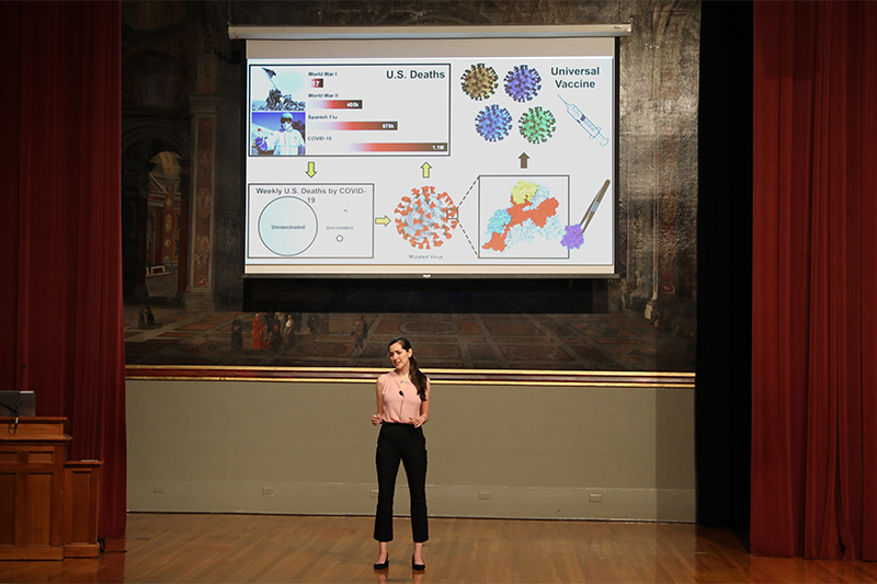 Karen Gonzalez presenting at 3MT